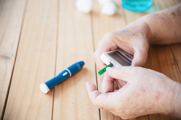 5 TIPS TO AVOID DIABETES COMPLICATIONS