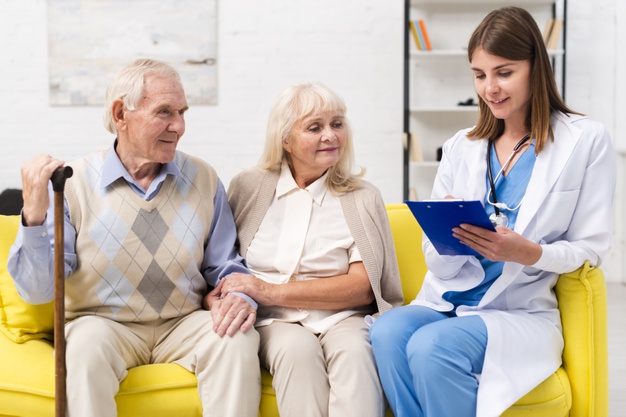 HOW CAREGIVERS CAN AVOID MEDICATION MISTAKES