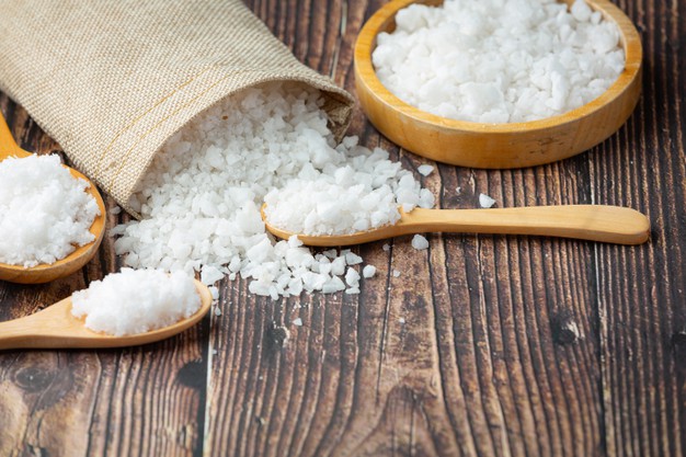 WHY YOU SHOULD LOWER YOUR SODIUM INTAKE