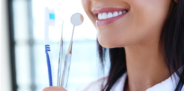 6 TIPS TO MAINTAIN A GOOD ORAL HEALTH